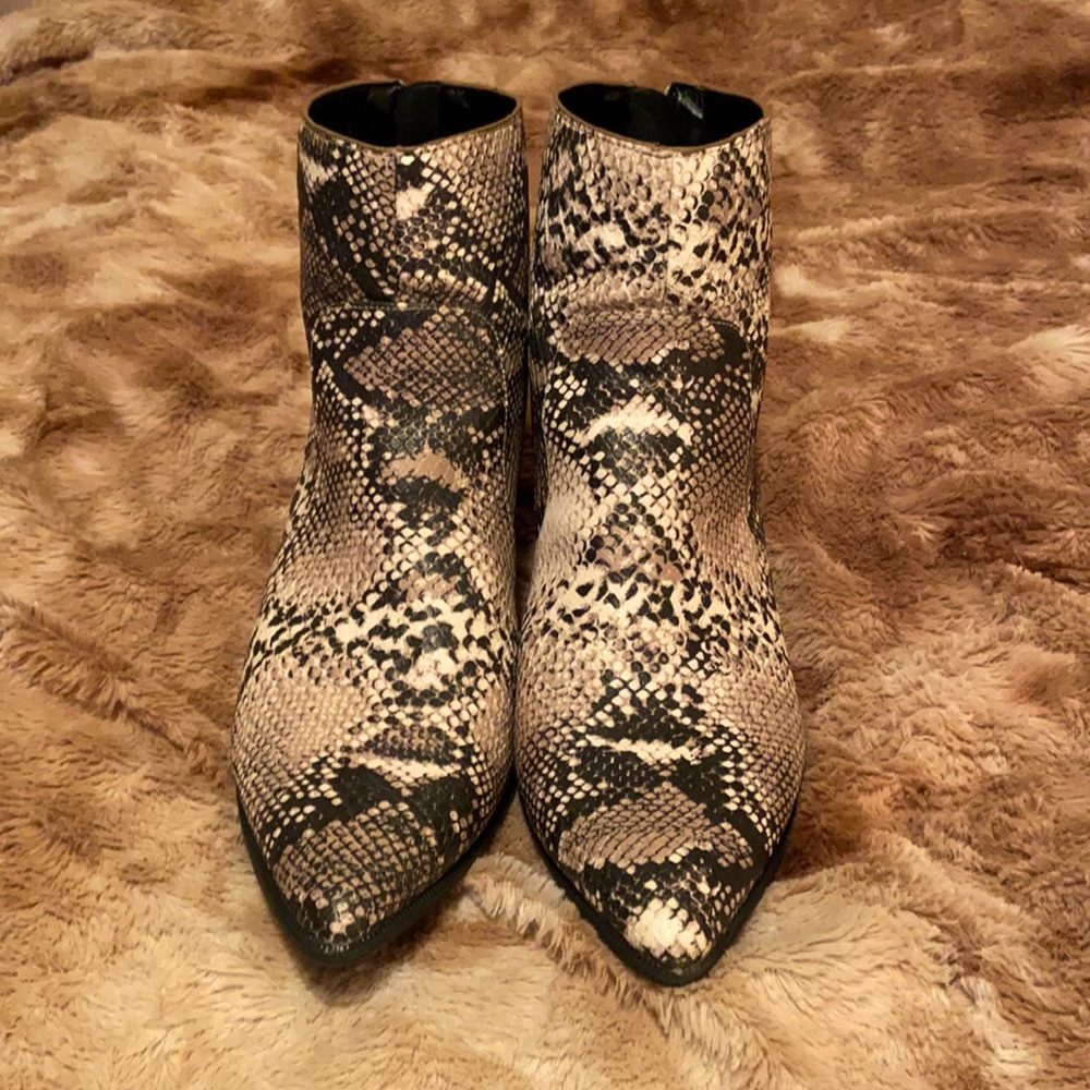Qupid Snakeskin Booties!
